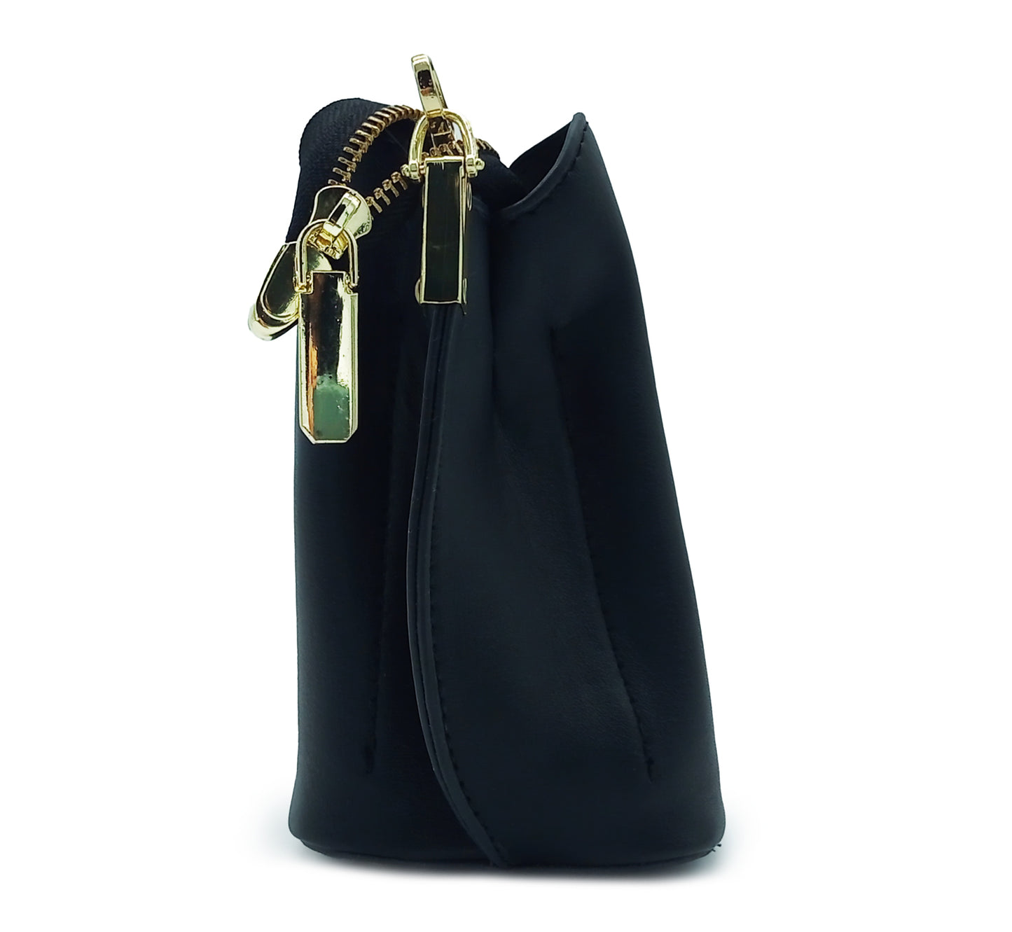 Bolso Satchel Elegante Negro con Hebilla Dorada y Diseño Moderno